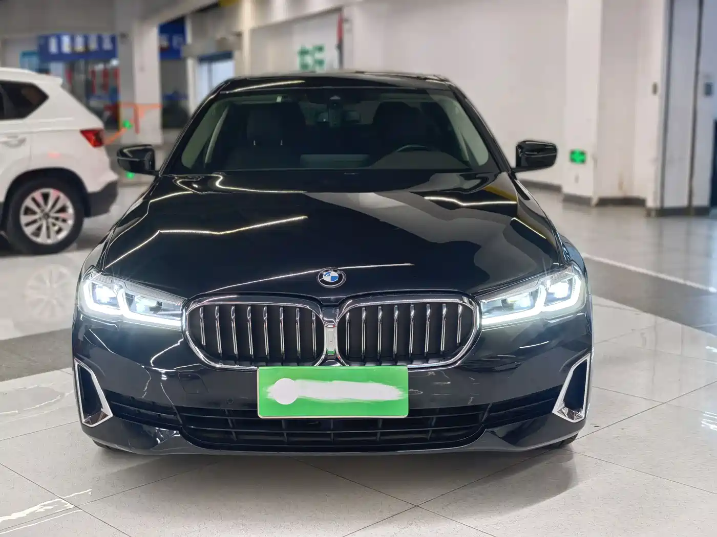 BMW 5 Series 2021 530Li Leading Luxury Package фото 2