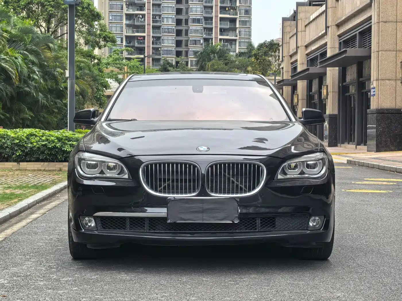 BMW 7 Series 2009 Model 740Li Leading Edition фото 3