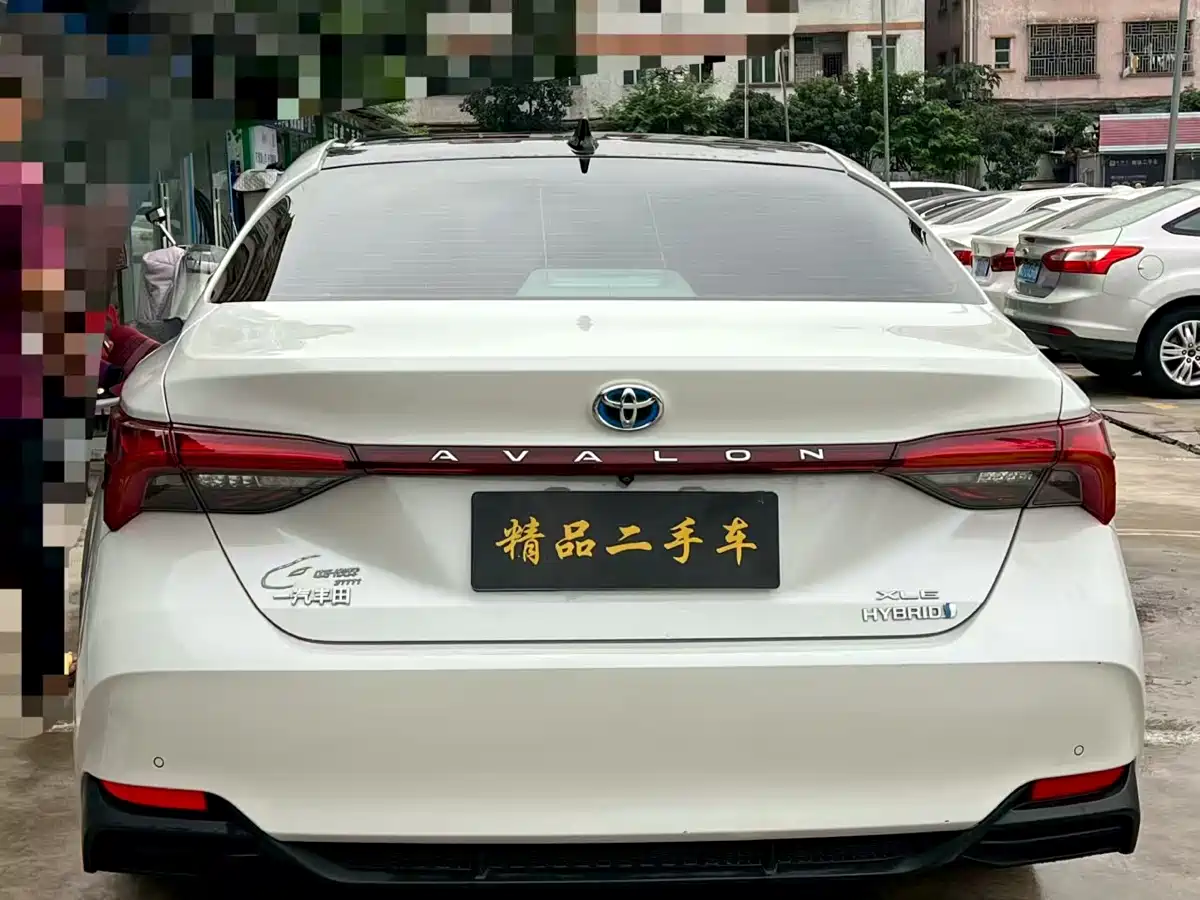 Toyota Avalon 2019 Hybrid 2.5L XLE Premium Edition China V фото 8