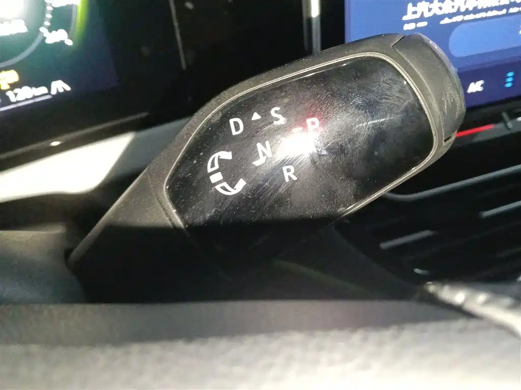 Volkswagen Passat 2025 Pro 380TSI Dragon Prestige Edition фото 14