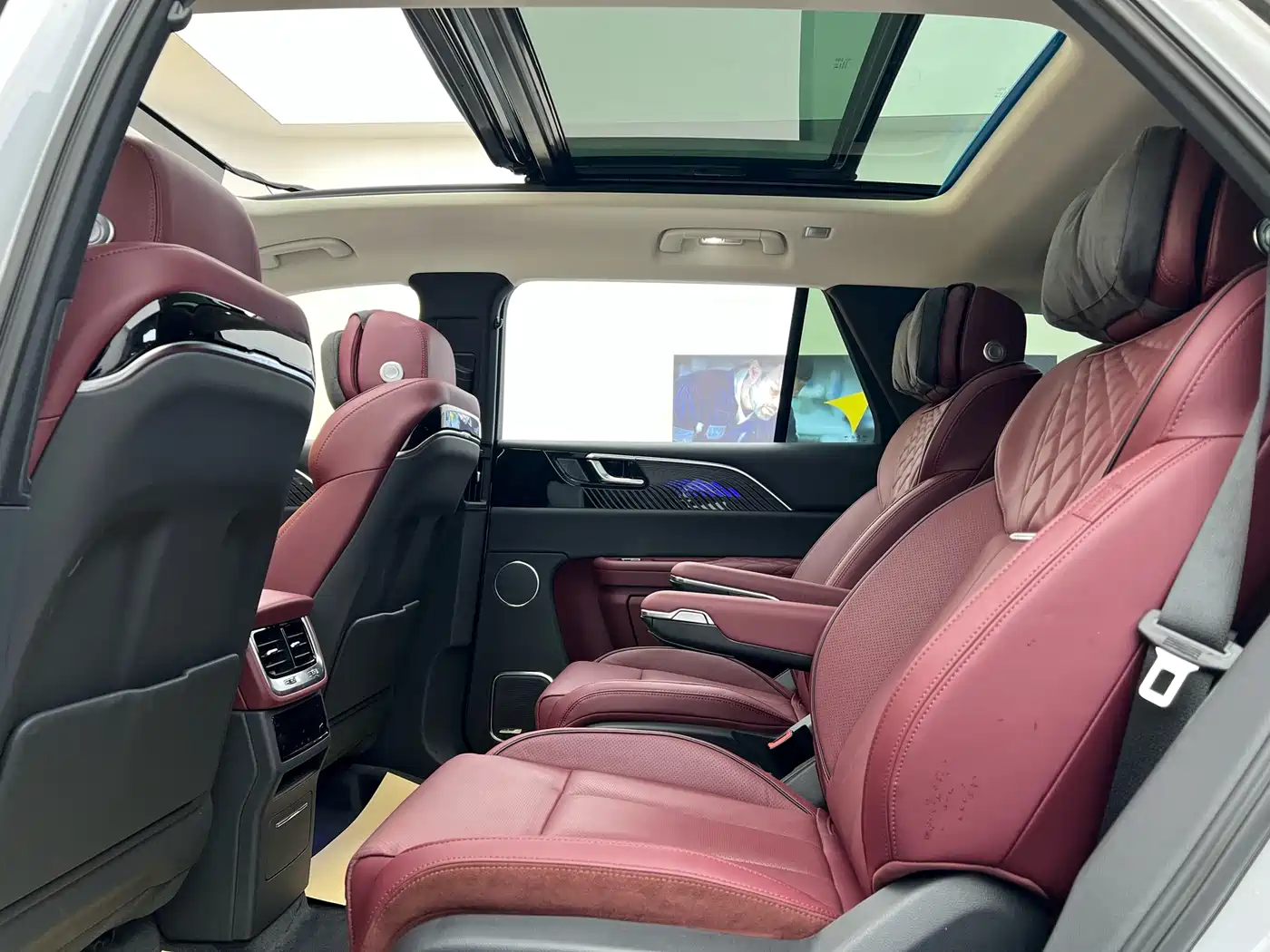 Hongqi E-HS9 2022 660km Qi Chang Edition (6-seater) фото 31
