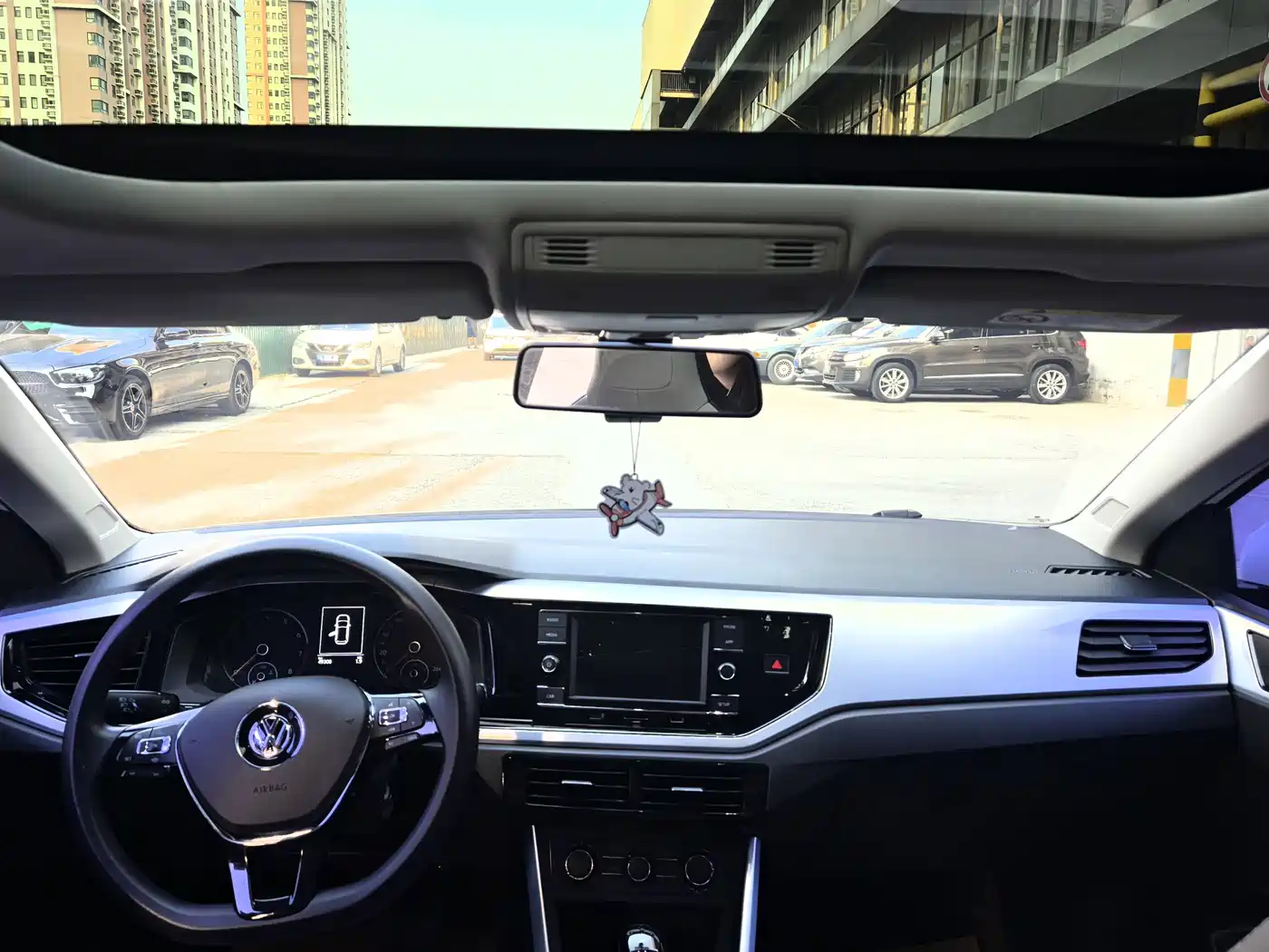 Volkswagen Polo 2019 Plus 1.5L Automatic Colorful Tech Edition фото 10