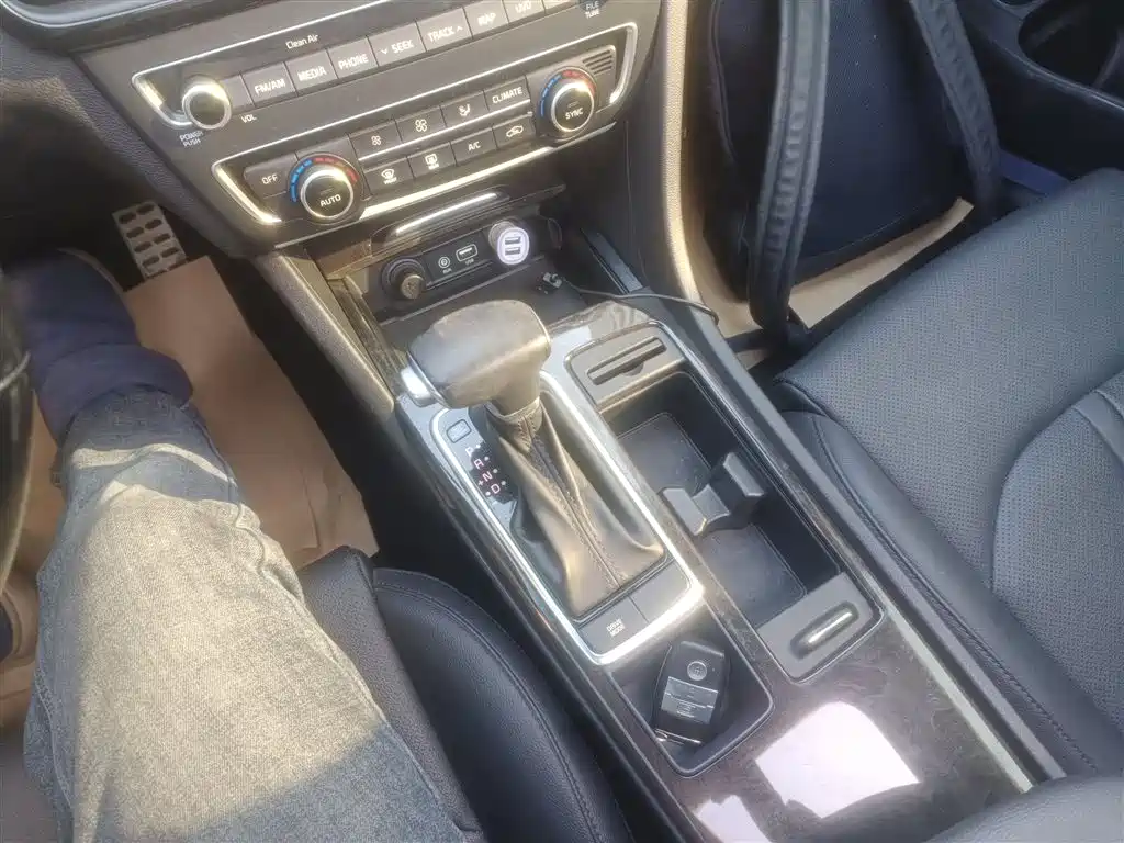 Kia K5 2016 1.6T Automatic LUX фото 14