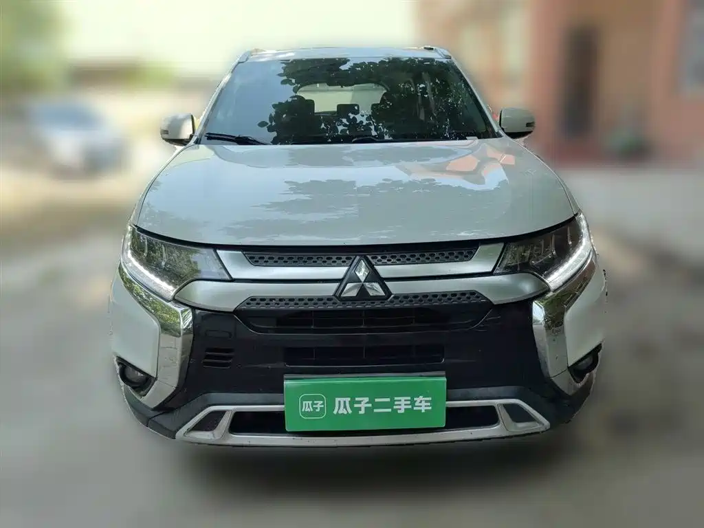 Mitsubishi Outlander 2019 2.4L 4WD Deluxe Edition 5-Seater China VI фото 24