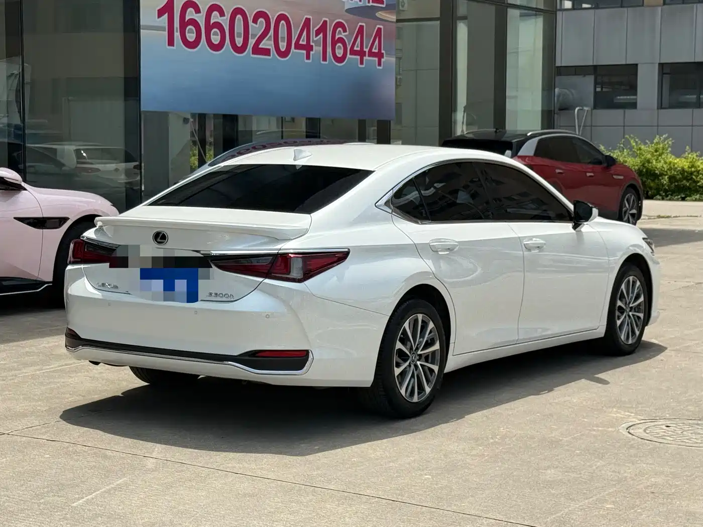 Lexus ES 2022 300h Excellence Edition фото 9