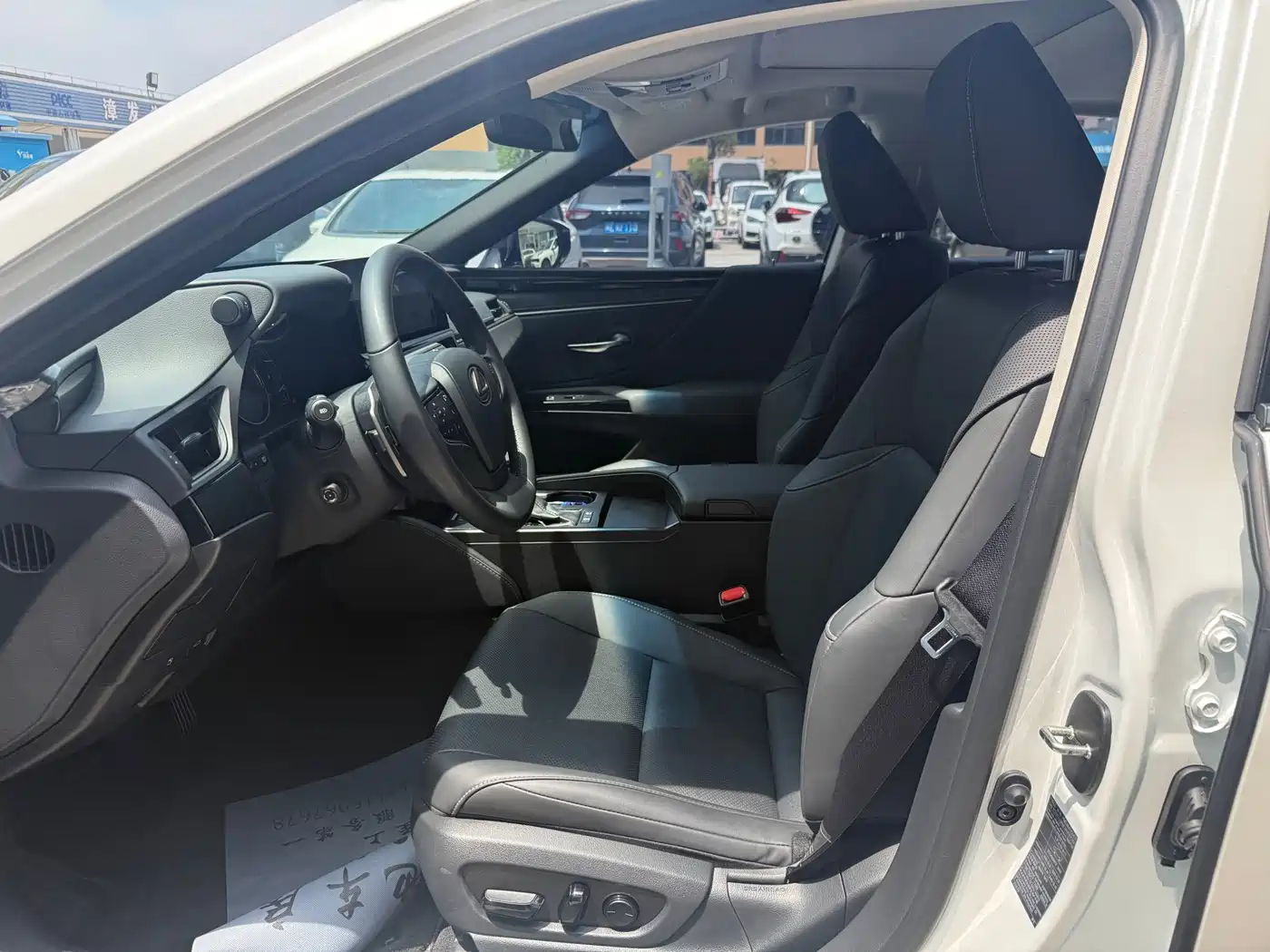 Lexus ES 2022 300h Excellence Edition фото 5