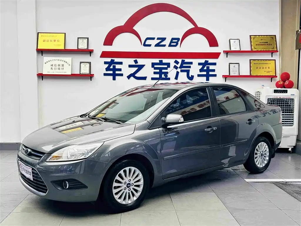 Ford Focus 2014 2013 Sedan Classic 1.8L Automatic Fashion