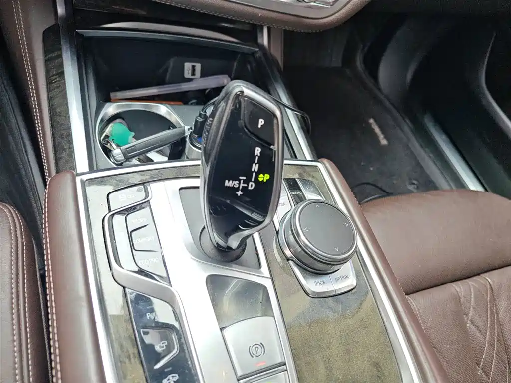 BMW 7 Series 2016 730Li Luxury фото 21
