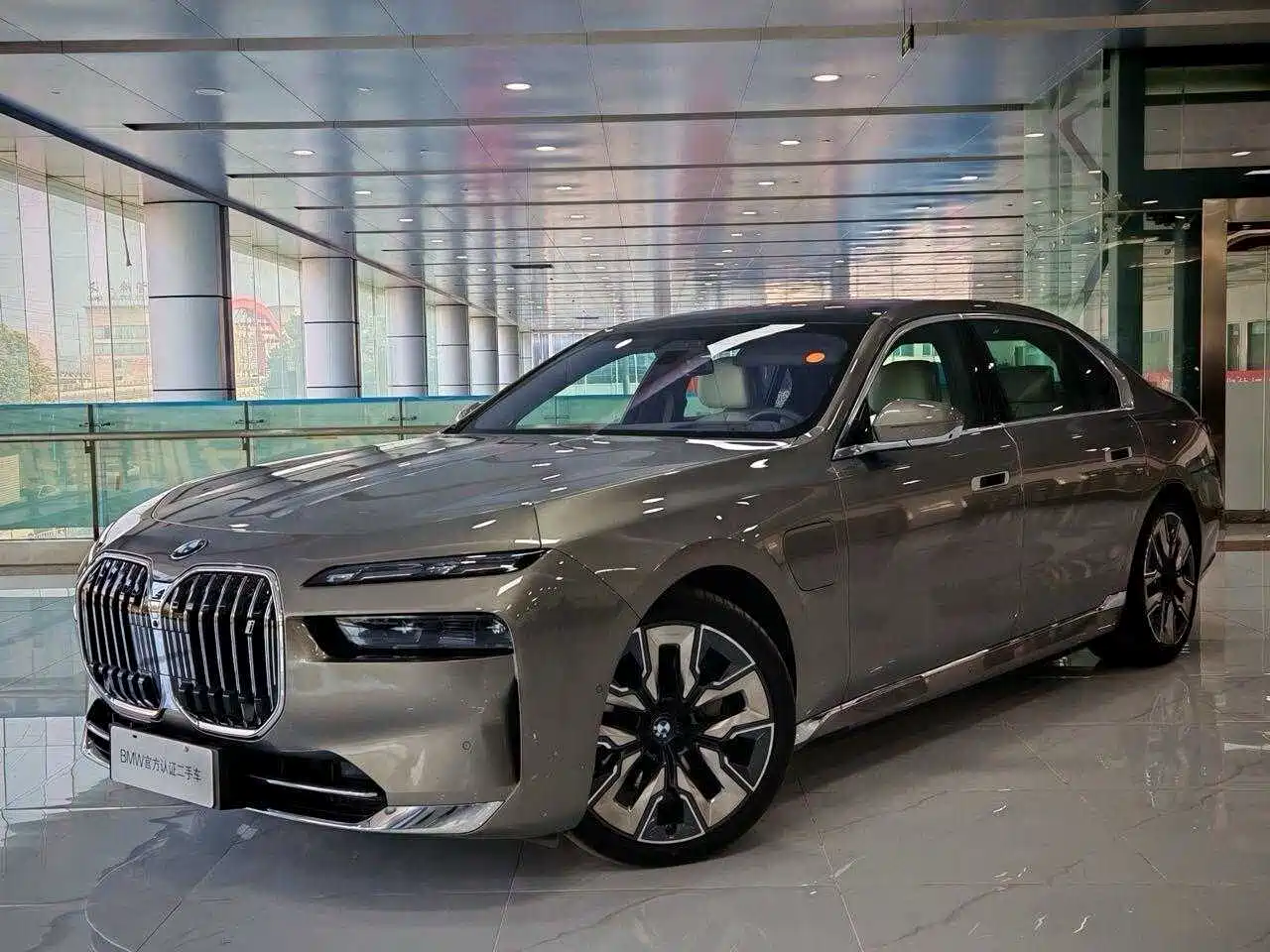 Фото 5 - BMW i7