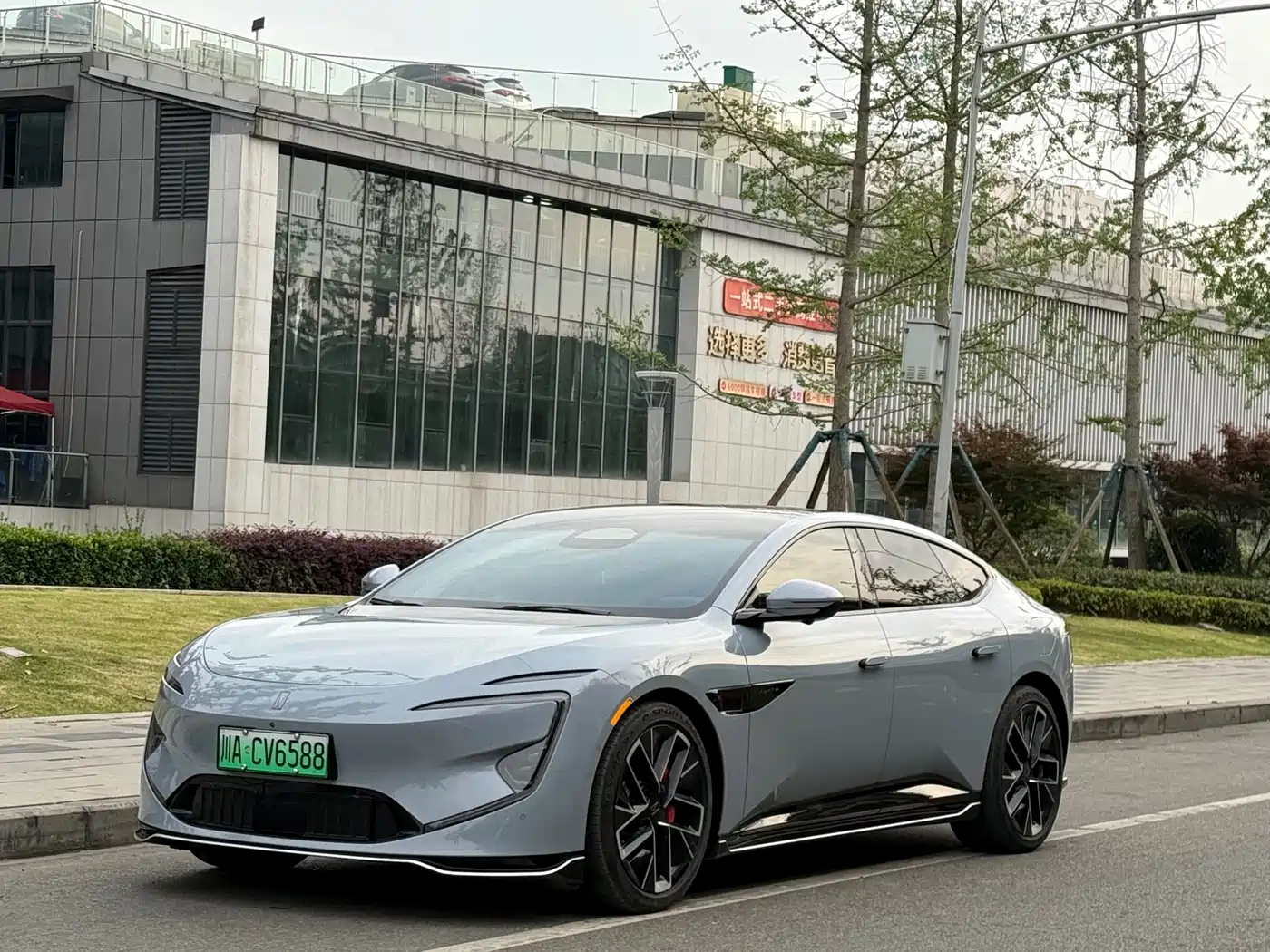 Avatr 12 2023 650 Triple Laser AWD Performance Edition