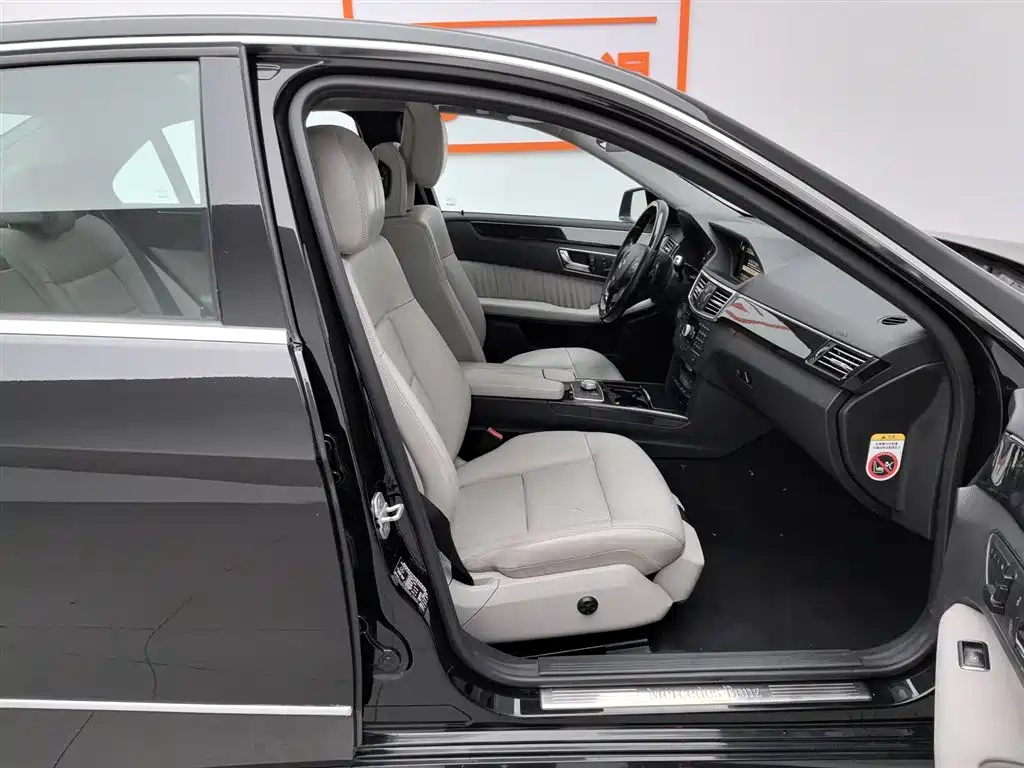 Mercedes-Benz E-Class (Import) 2010 Model E 300 Fashion Luxury Edition фото 23