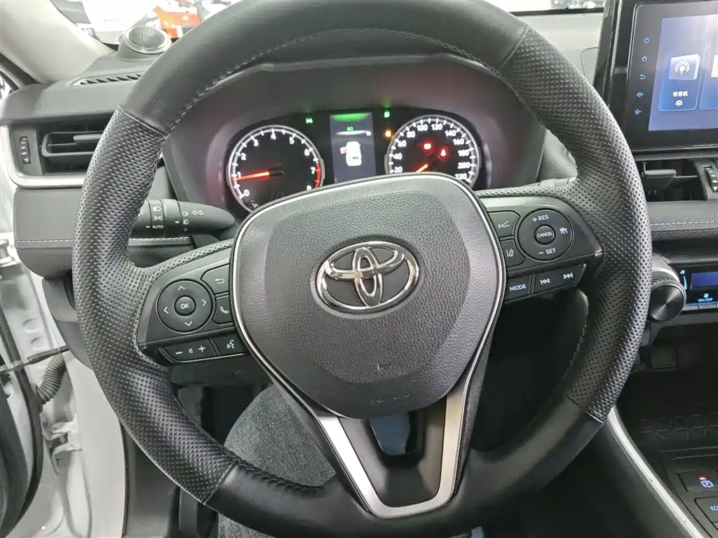 Toyota RAV4 Rongfang 2022 2.0L CVT 2WD Urban Edition фото 11