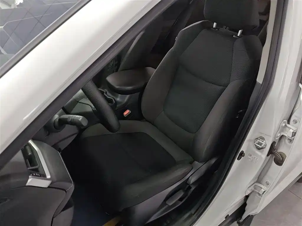 Toyota RAV4 Rongfang 2022 2.0L CVT 2WD Urban Edition фото 15