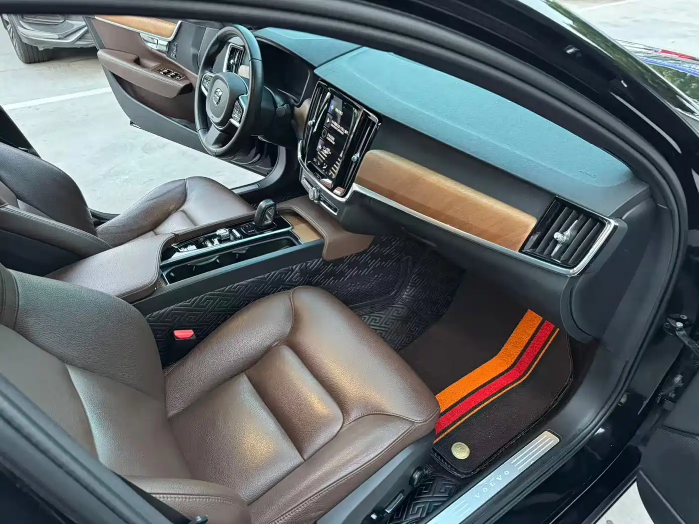 Фото 13 - Volvo S90