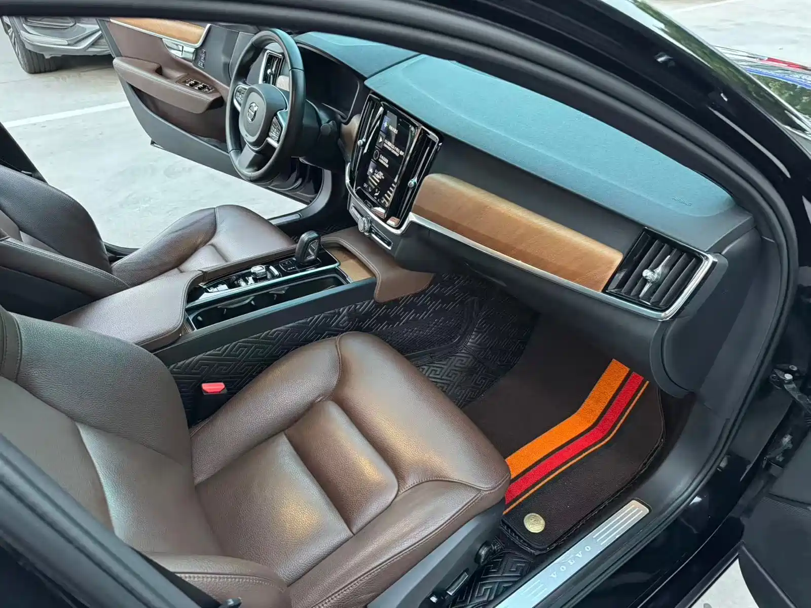 Фото 13 - Volvo S90