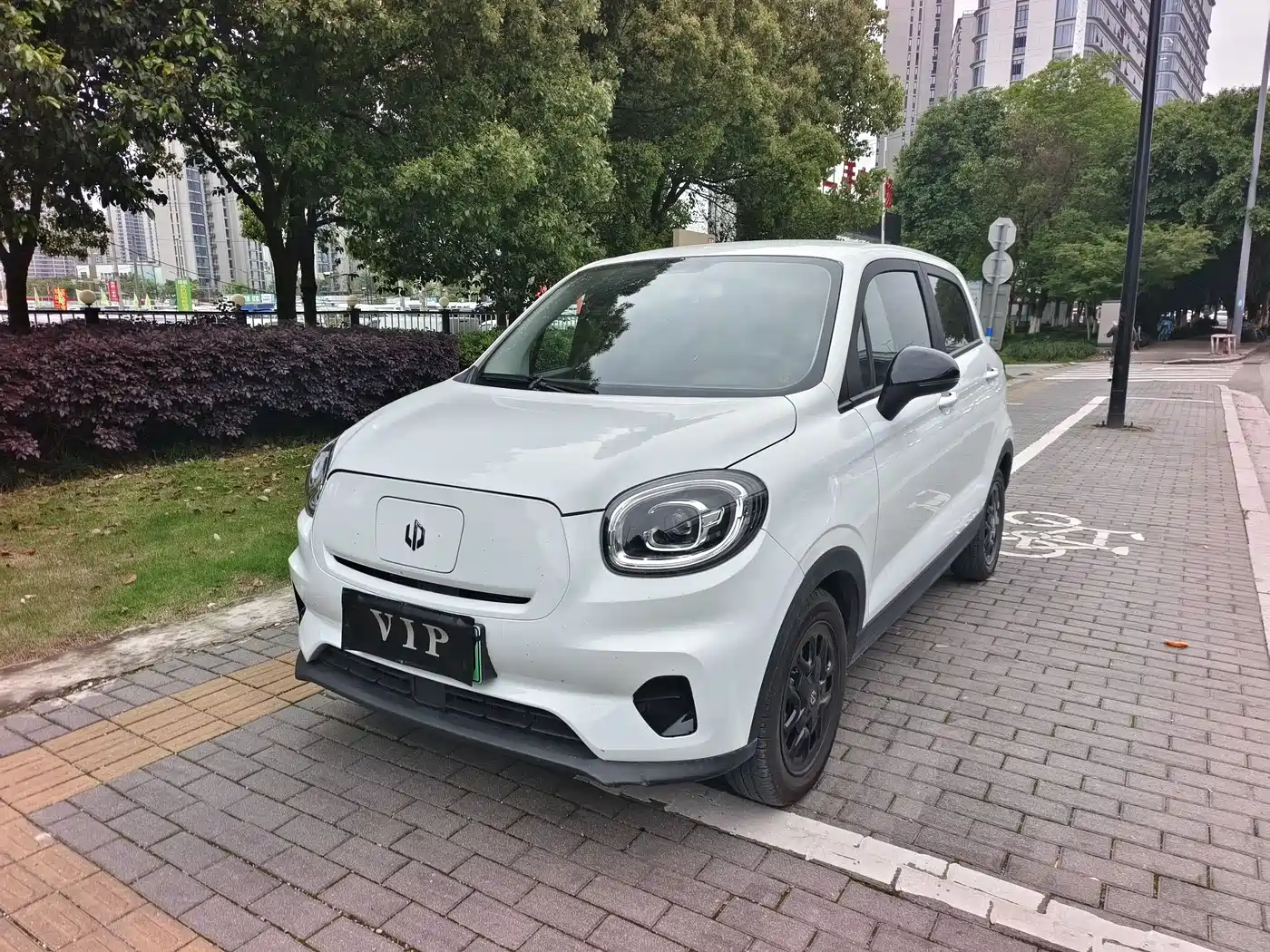 ZERO-RUNNING CAR ZERO RUN T03 2025