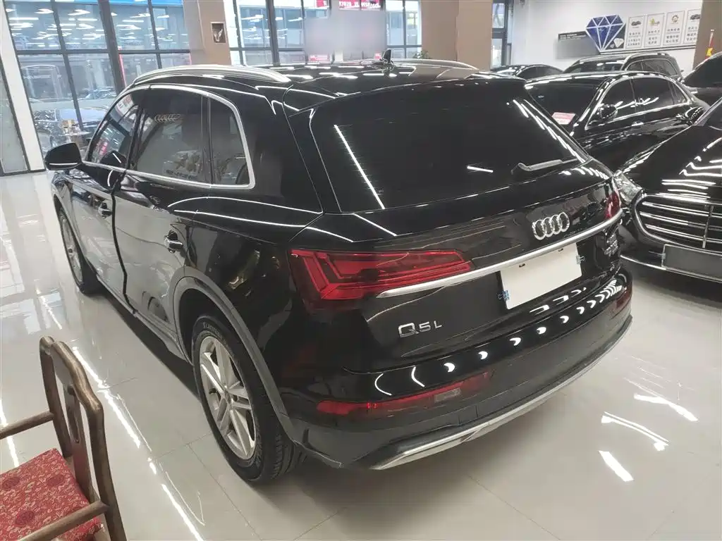 Audi Q5L 2023 40T Fashion Elegance фото 5