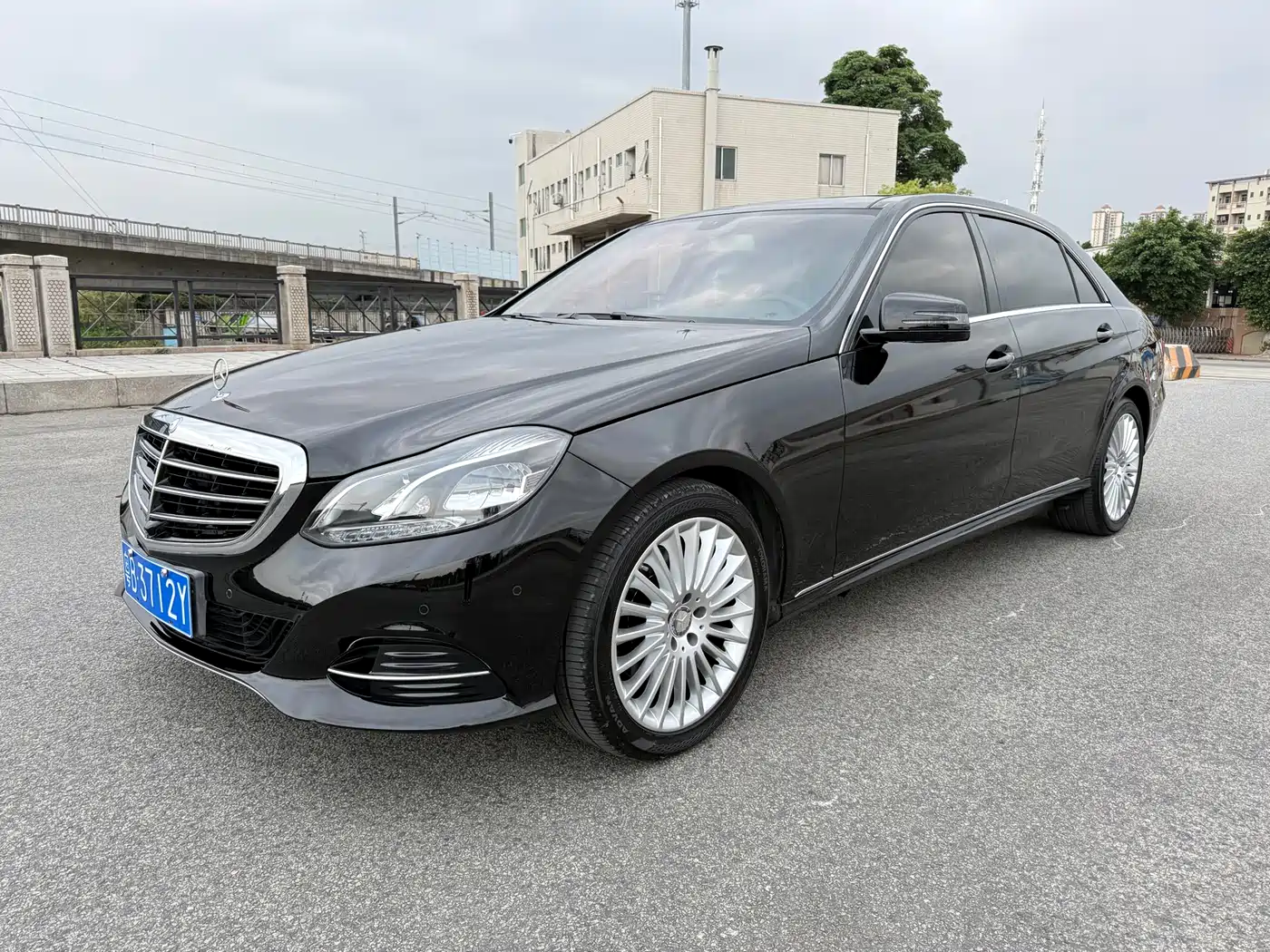 Mercedes-Benz E-Class 2015 E 260 L