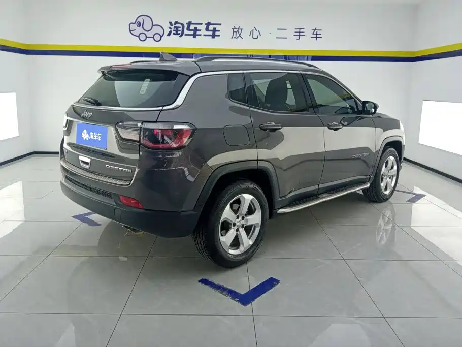 Фото 3 - Jeep Compass