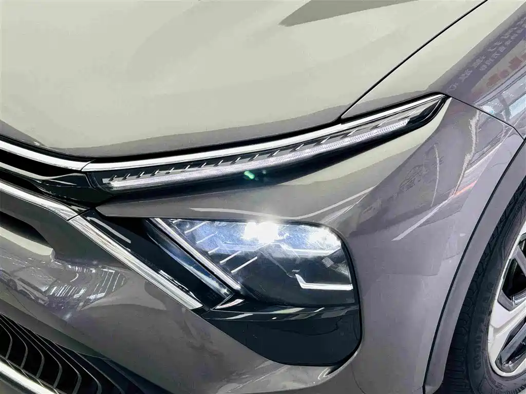 صورة 12 - Citroën Versailles C5 X
