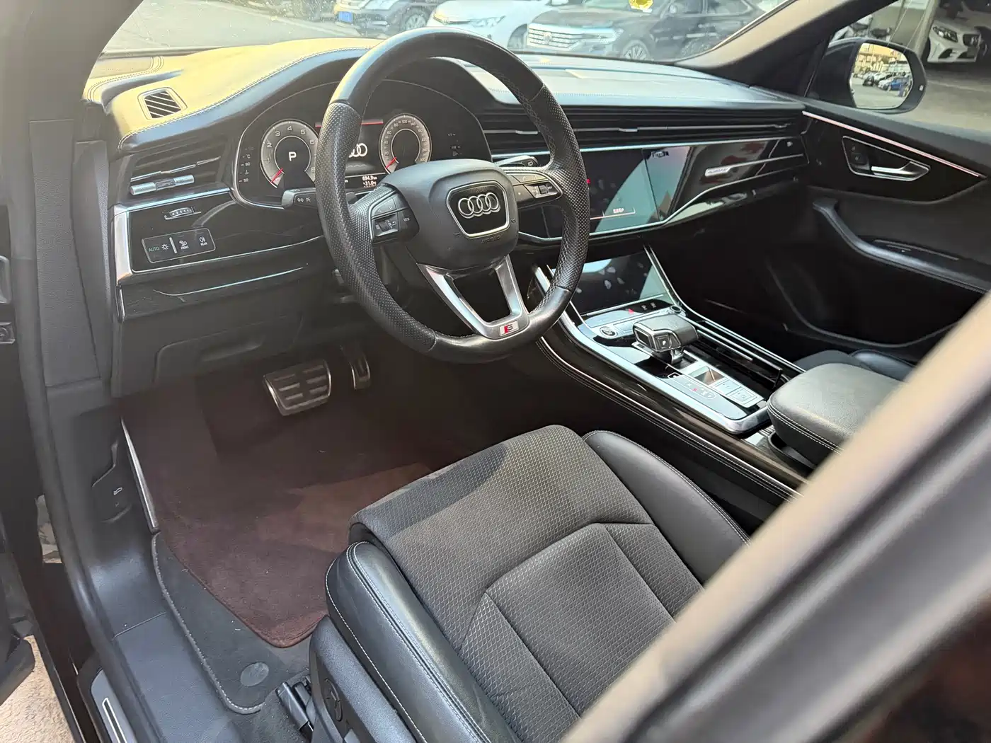 Audi Q8 2021 Model 55 TFSI Luxury Dynamic фото 3