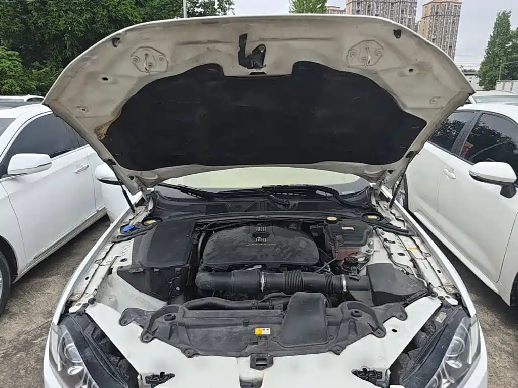 Фото 20 - Jaguar XF