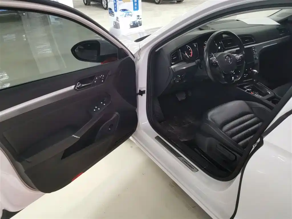 Volkswagen Lamando 2018 280TSI DSG Comfort Edition фото 16