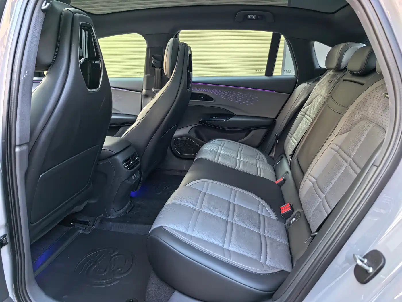 Hongqi EH7 2024 Model 760 Pro+ AWD фото 9