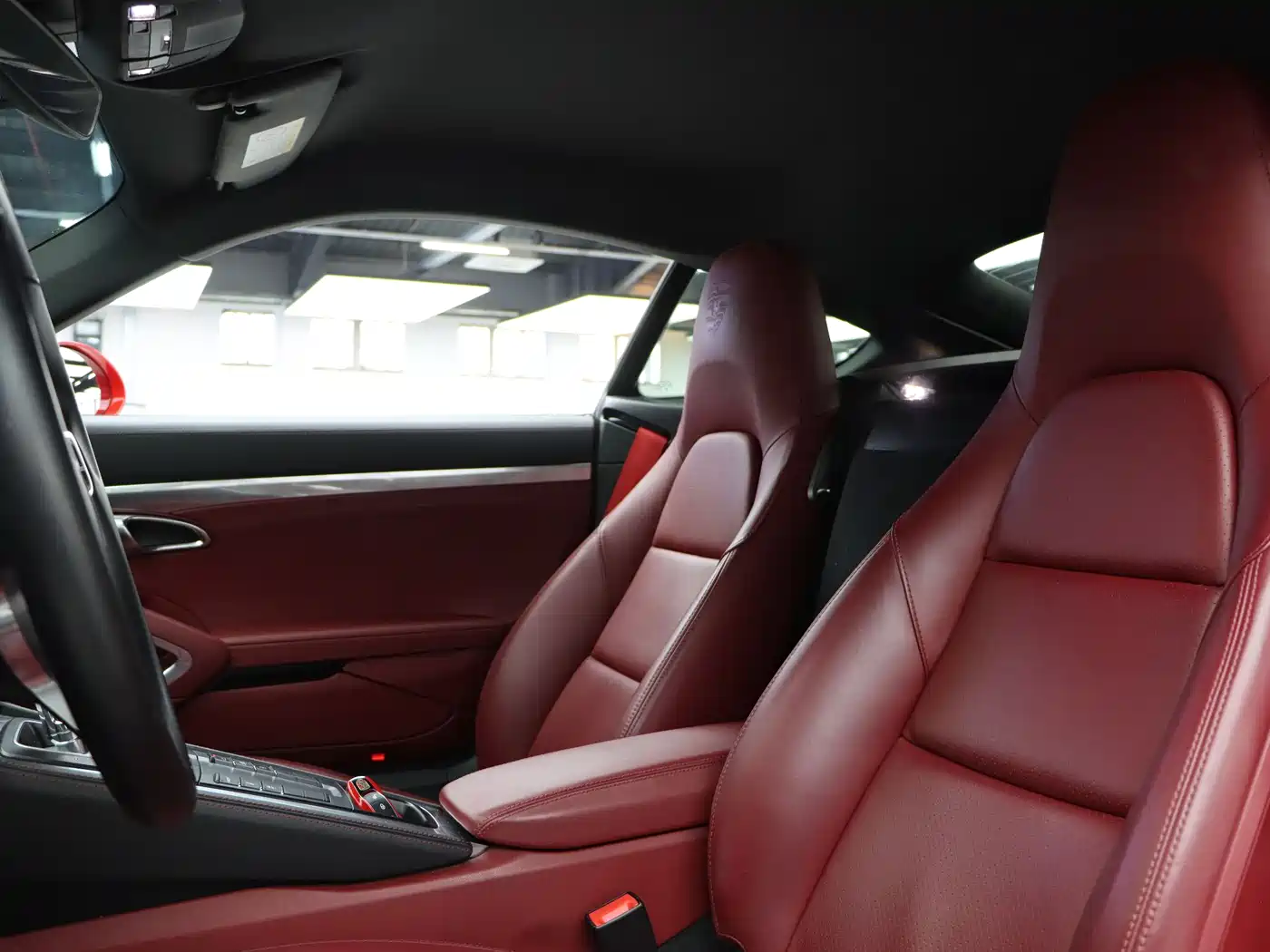 Porsche 718 2018 Cayman 2.0T фото 19