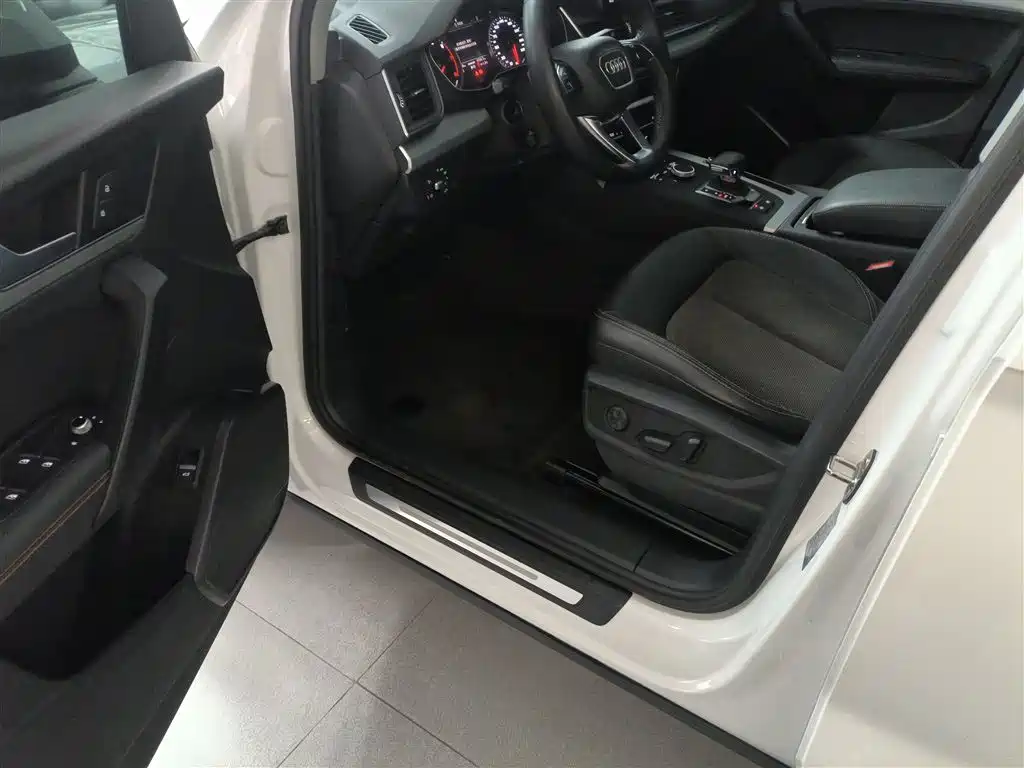 Audi Q5L 2020 Facelift 40 TFSI Honor Progressive фото 13