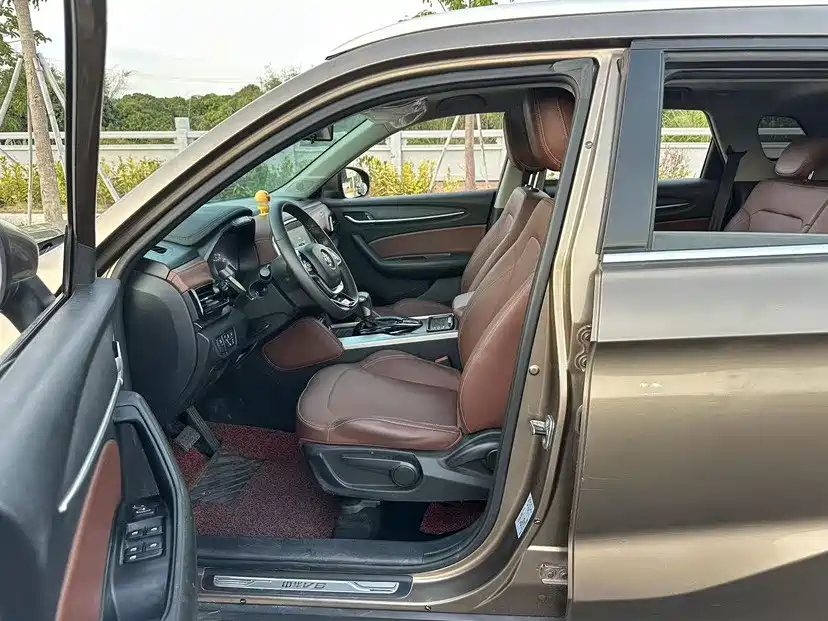 Фото 25 - Zhonghua V6