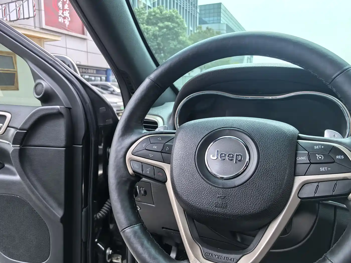Фото 13 - Jeep Grand Cherokee (Import)