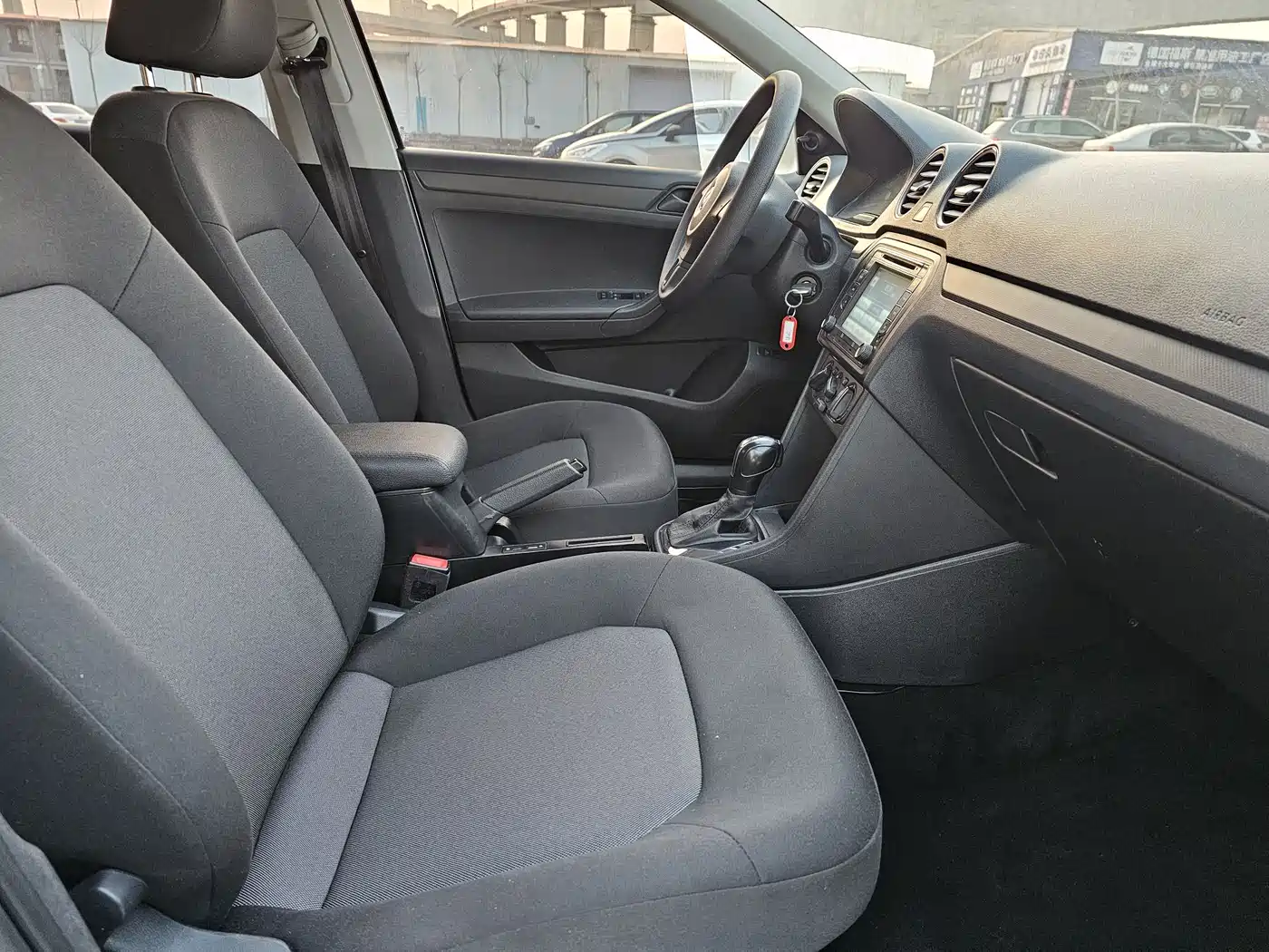 Volkswagen Jetta 2015 1.6L Auto Comfort фото 10