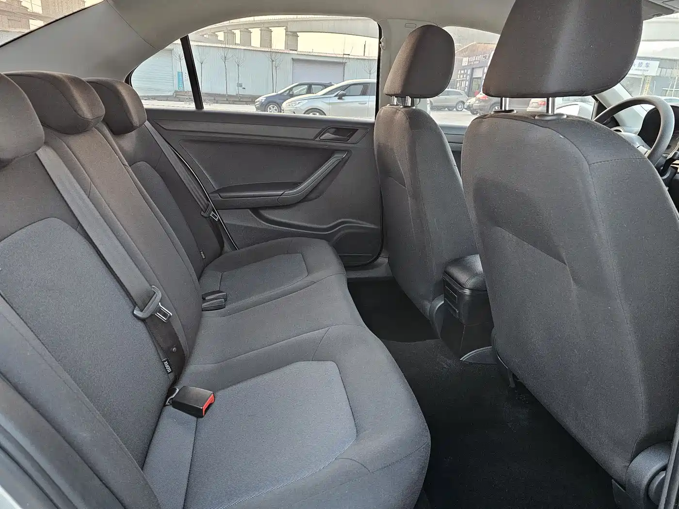 Volkswagen Jetta 2015 1.6L Auto Comfort фото 9