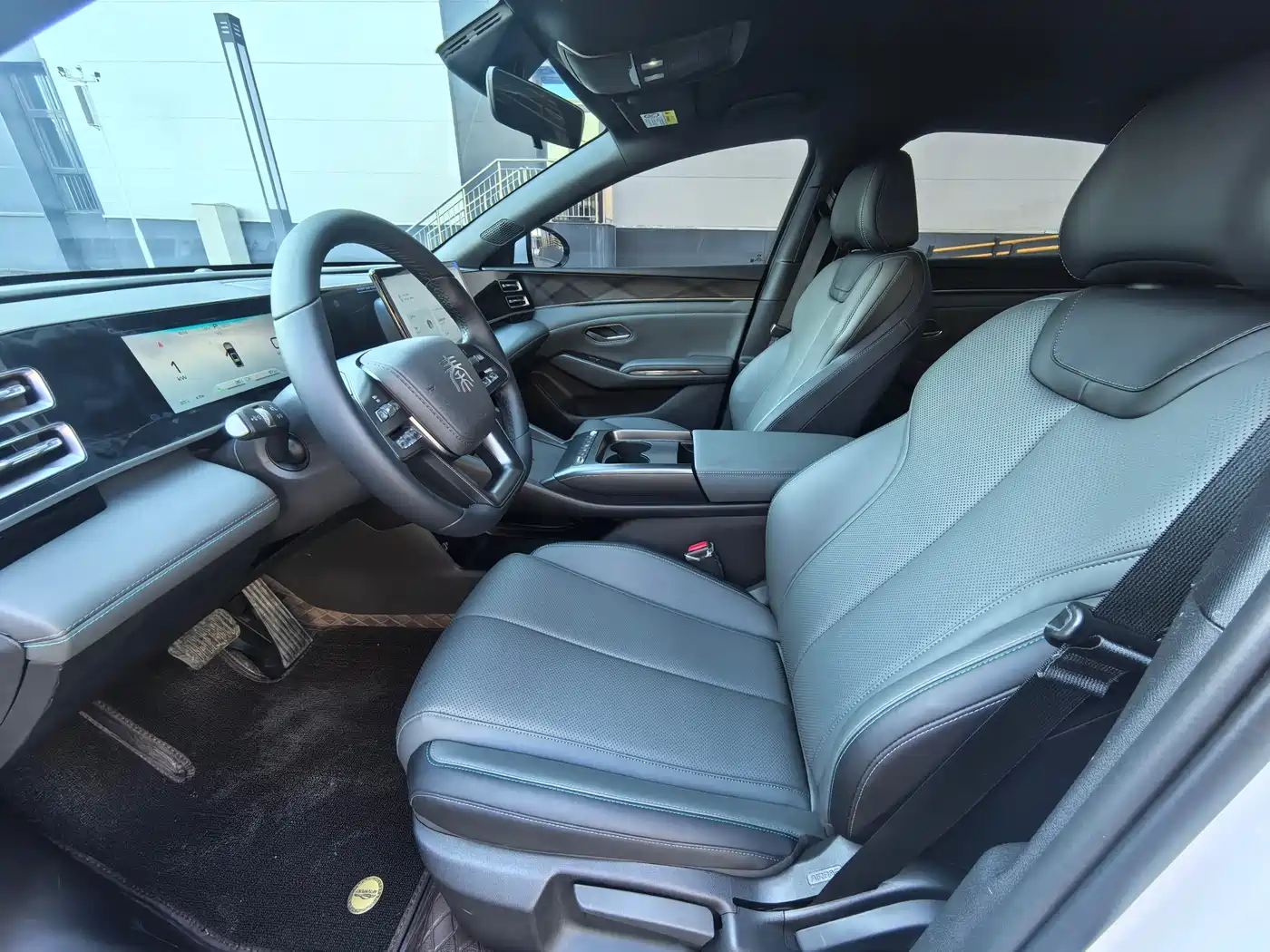 BYD Qin L 2026 DM-i 128KM Progressive фото 9