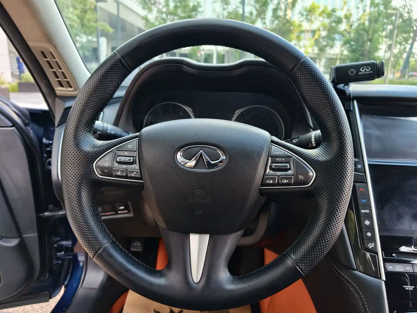 Фото 13 - Infiniti Q50L