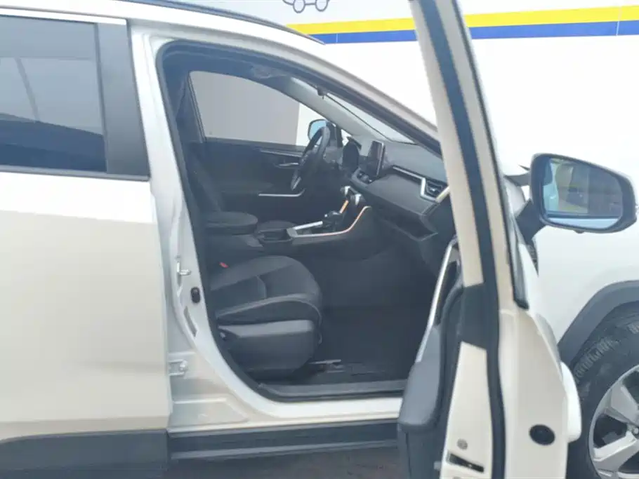 Toyota RAV4 Rongfang 2021 2.0L CVT 2WD Trend PLUS фото 8