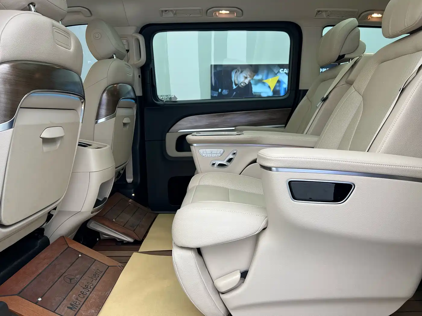 Mercedes-Benz V-Class 2021 V 260 L Long Wheelbase Luxury Edition фото 8