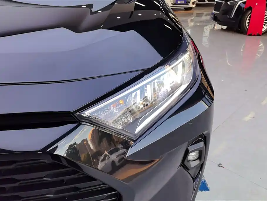 Toyota RAV4 Rongfang 2023 2.0L CVT 2WD Urban Edition фото 5