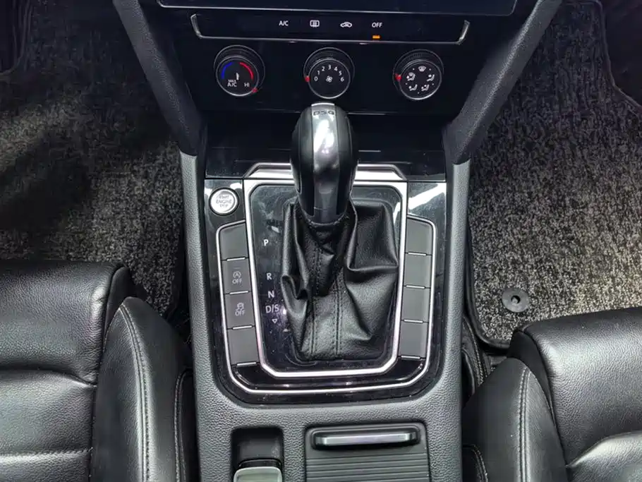 Volkswagen Magotan 2017 330TSI DSG Leading фото 16