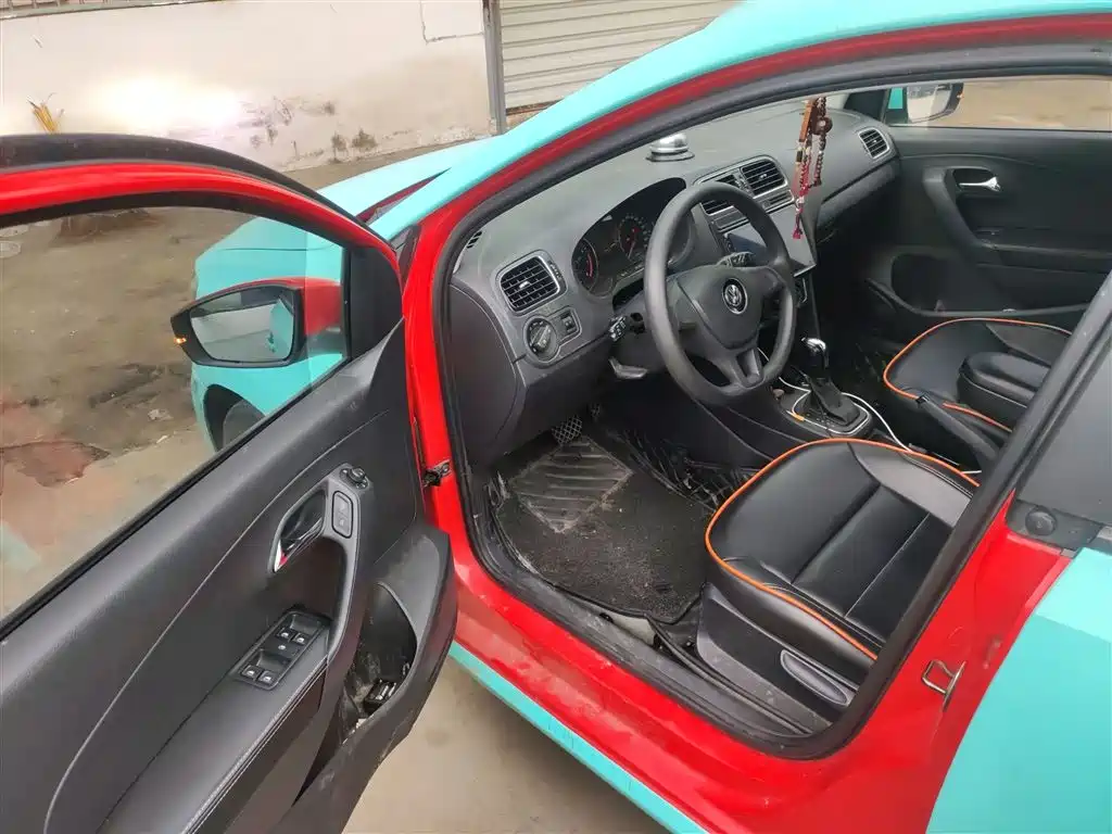 Volkswagen Polo 2014 1.4L Automatic Comfort Edition фото 12