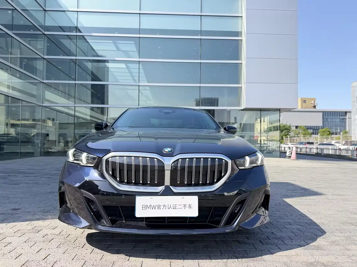 BMW 5 Series (Import) 2024 Model 525i M Sport Package фото 3