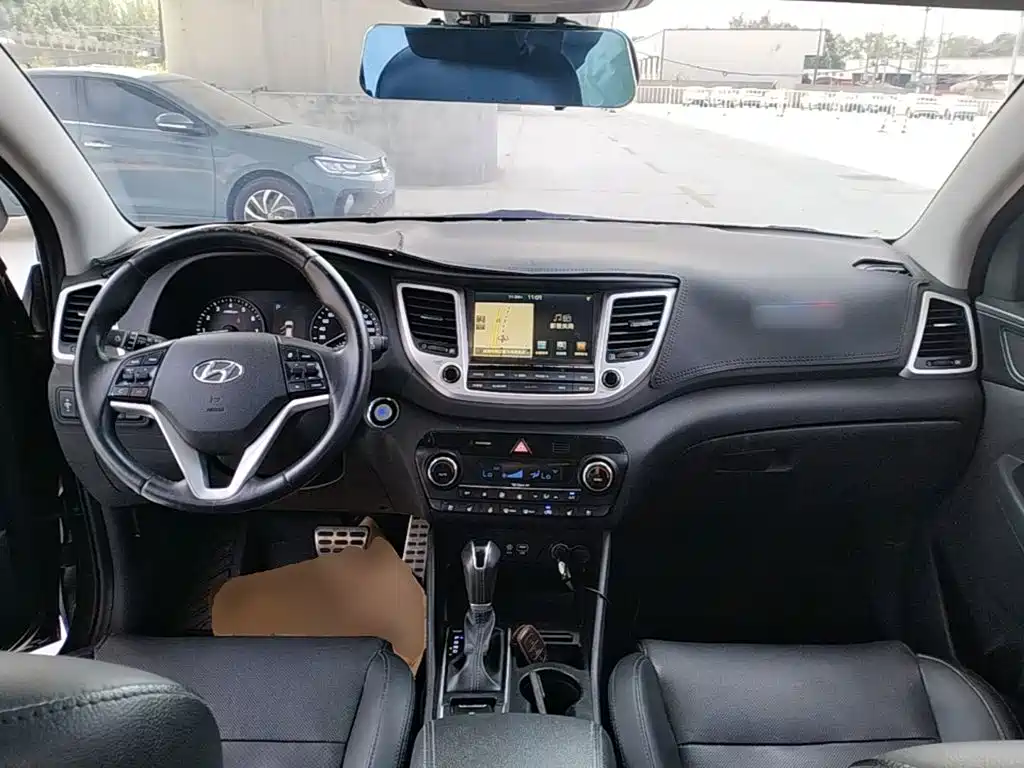 Фото 10 - Hyundai Tucson