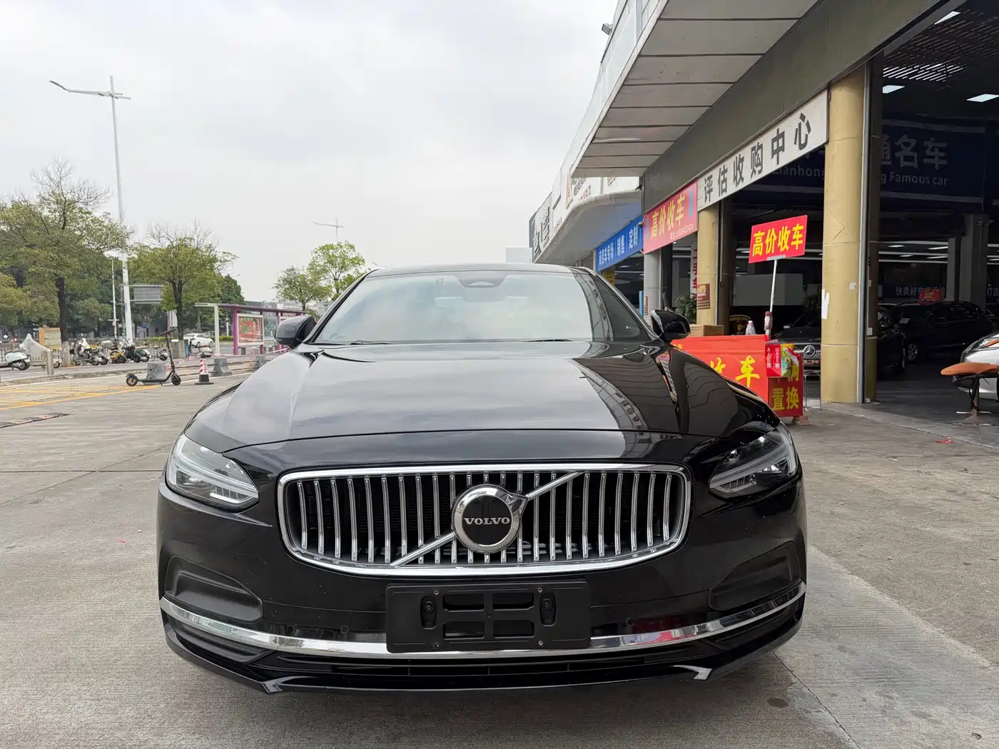 VOLVO S90