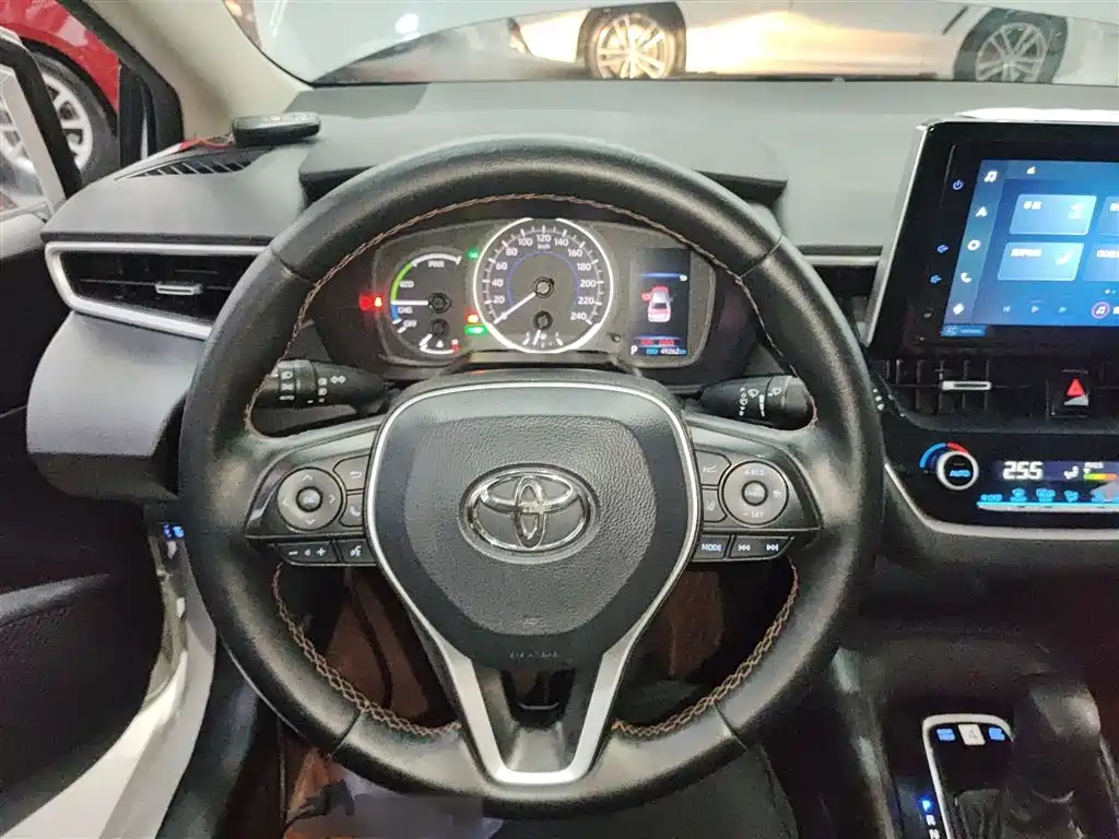 Toyota Corolla 2021 Hybrid 1.8L E-CVT Elite Edition фото 3