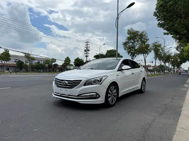 HYUNDAI NAME PICTURE