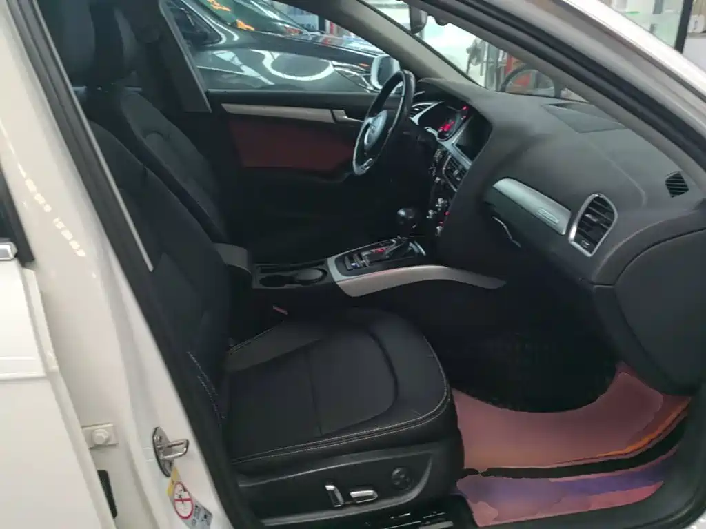 Фото 25 - Audi A4L