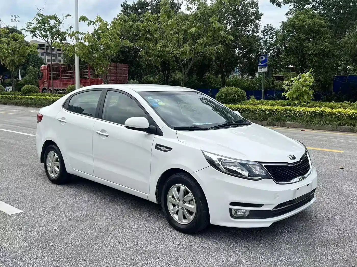 Kia K2 2015 Sedan 1.4L MT GLS фото 3