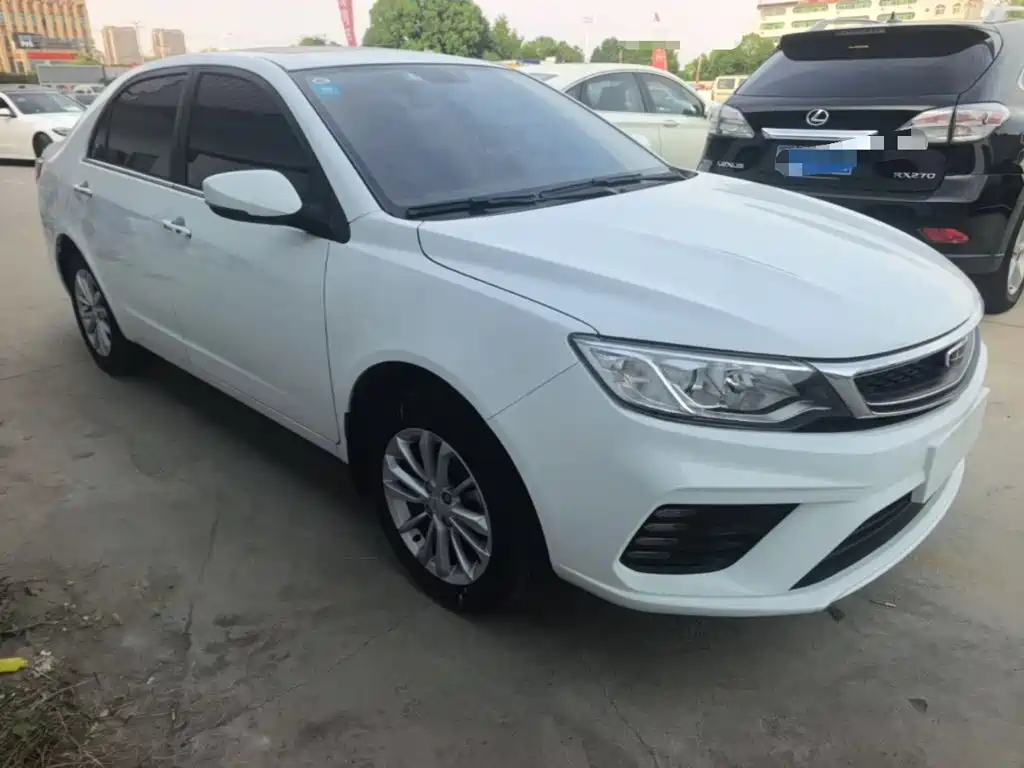 Фото 4 - Geely Vision