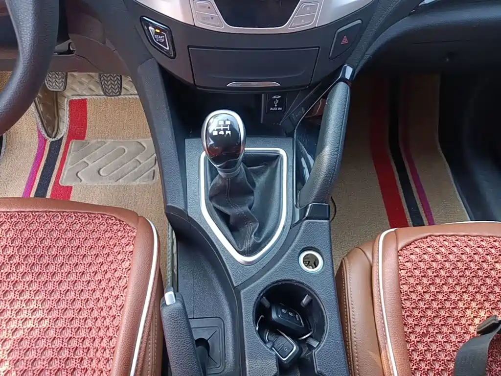 Dongfeng Fengdu MX5 2018 2016 1.4T Manual Luxury Edition